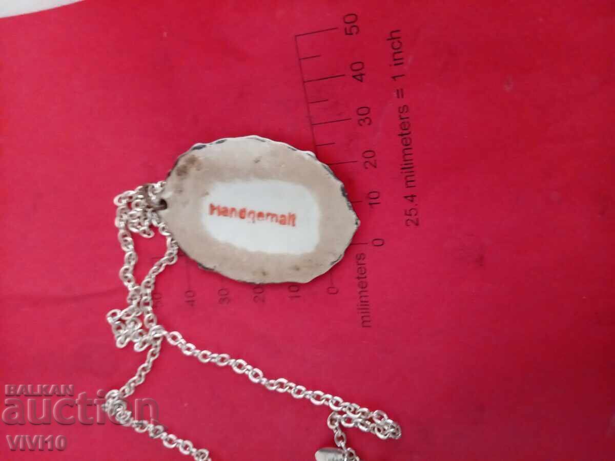 Colier vechi, porțelan cu preț € 20.45 | 40.00 BGN Colier vechi, porțelan cu preț € 20.45 | 40.00 BGN