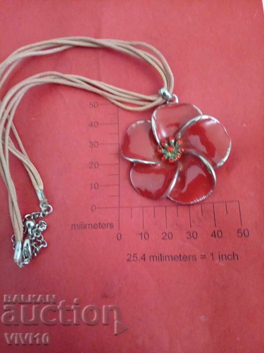 Старинно колие с емаил