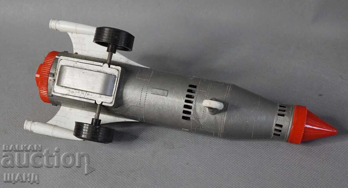 Παράδοση Παλιό πλαστικό παιχνίδι, μοντέλο διαστημικού πυραύλου