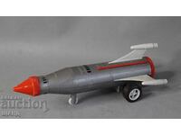 Jucărie de plastic veche model cosmos rachetă spațială