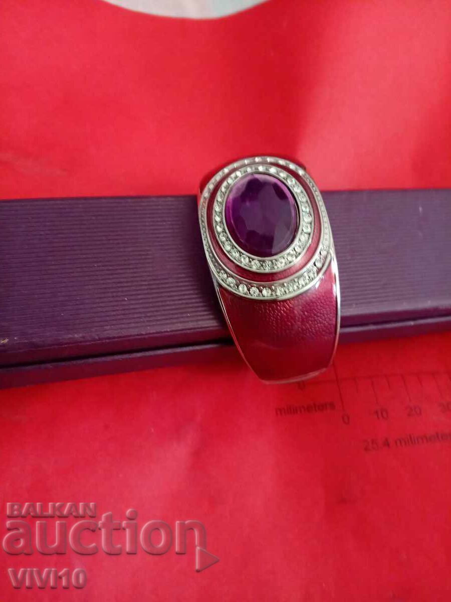 Αρχαίο βραχιόλι σμάλτου με πέτρες με τιμή 40.00 BGN | € 20.45