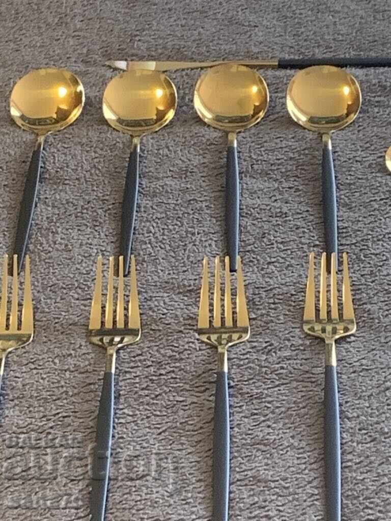 Аукцион Красив комплект нови и стилни прибори в черно и златно-30 бр Аукцион Красив комплект нови и стилни прибори в черно и златно-30 бр