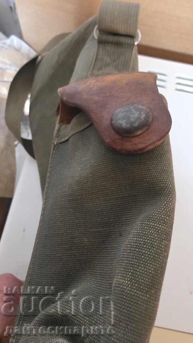 Аукцион Противогаз със сумка Аукцион Противогаз със сумка