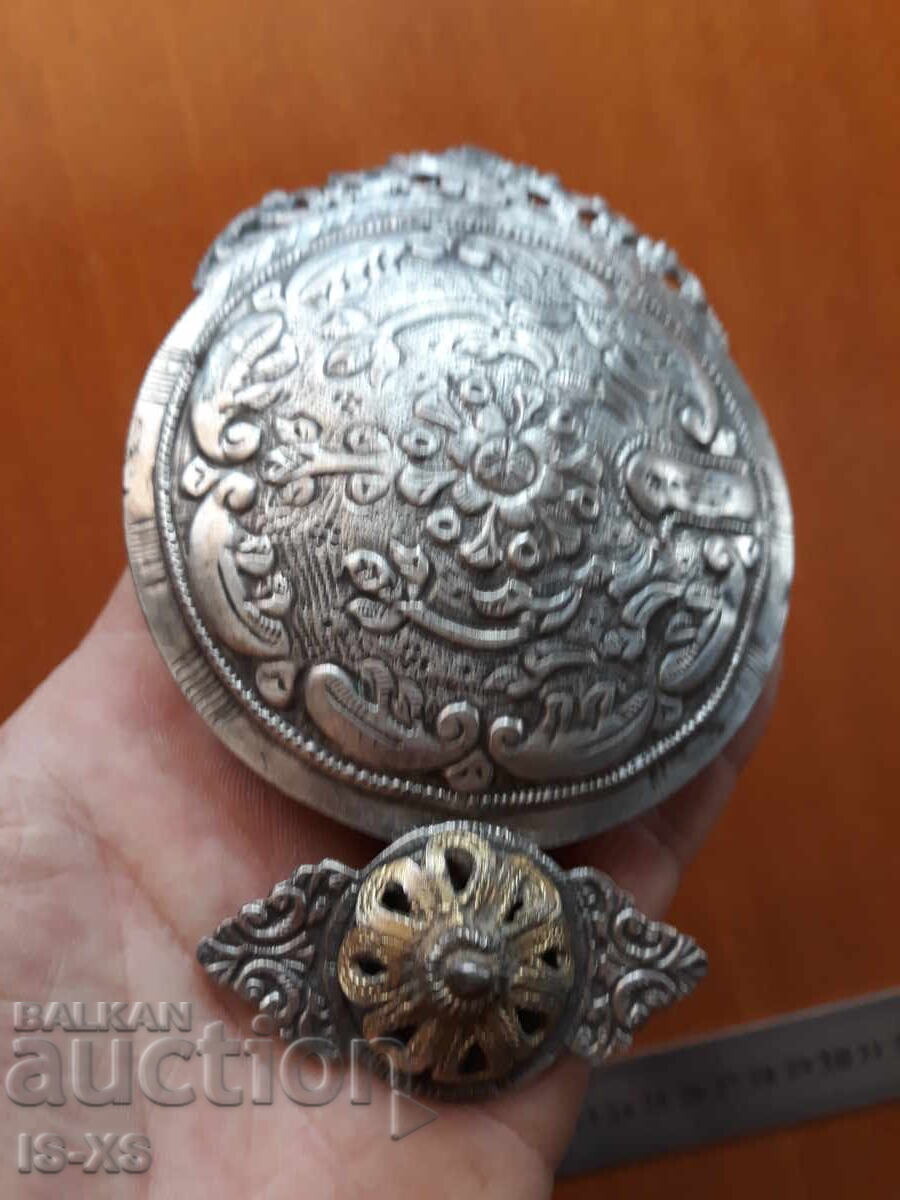 Auction  Silver buckle with gold plating