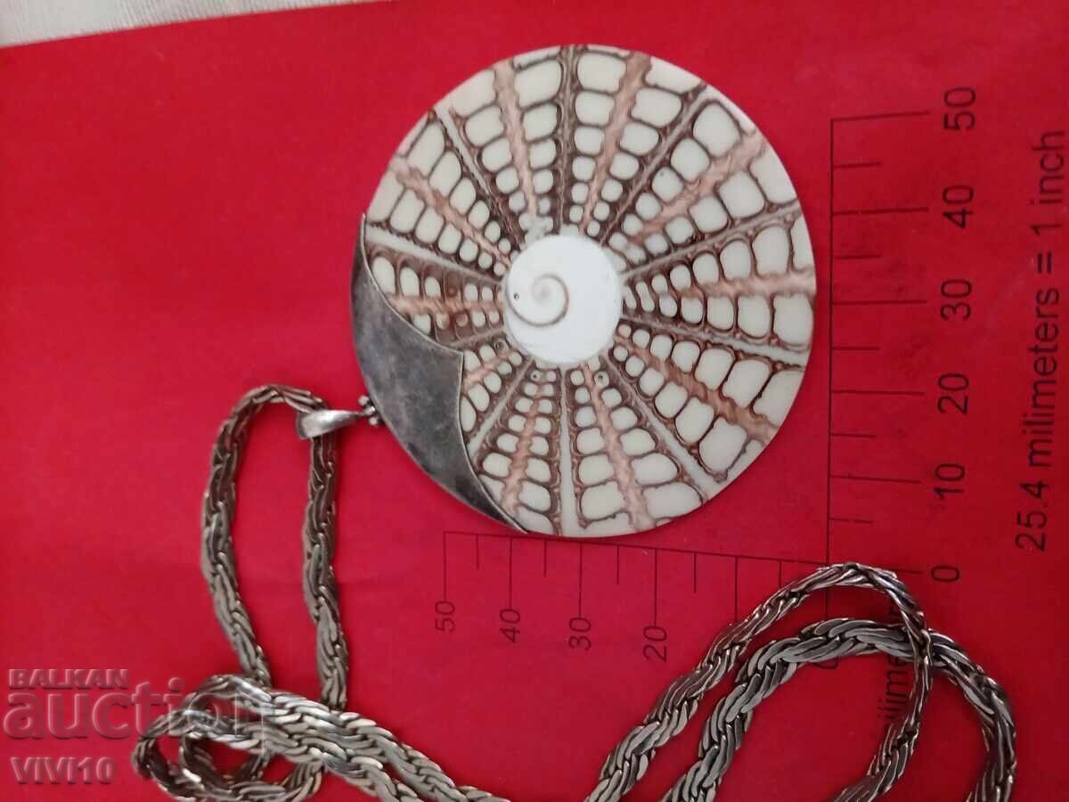 Colier vechi, sidef, montură argint 925