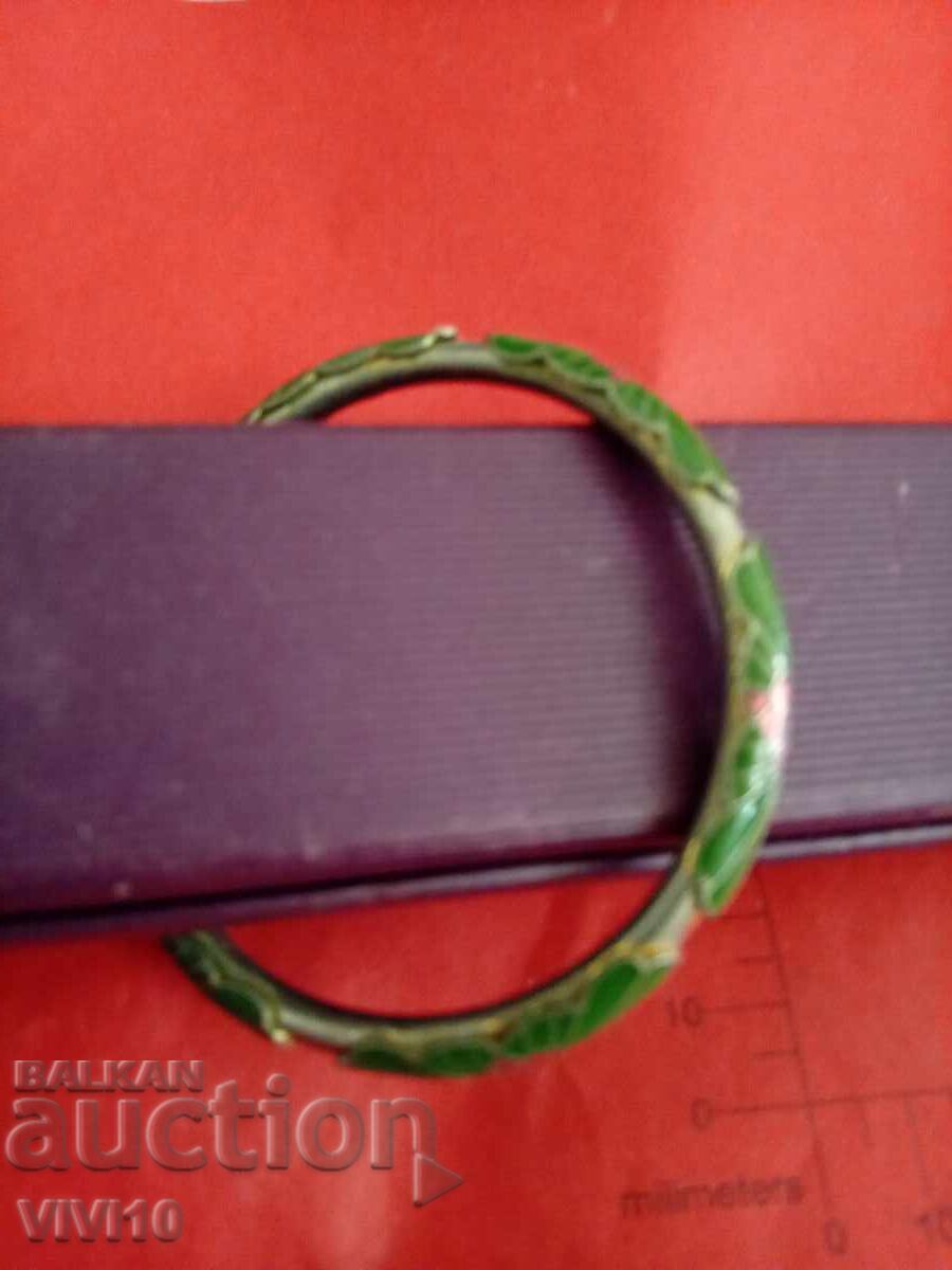 Brățară veche email, cloisonné cu preț 60.00 BGN | € 30.68 Brățară veche email, cloisonné cu preț 60.00 BGN | € 30.68