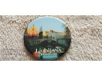 Suvenir metalic cu magnet pentru frigider