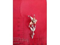 Broșă veche cu email și pietre