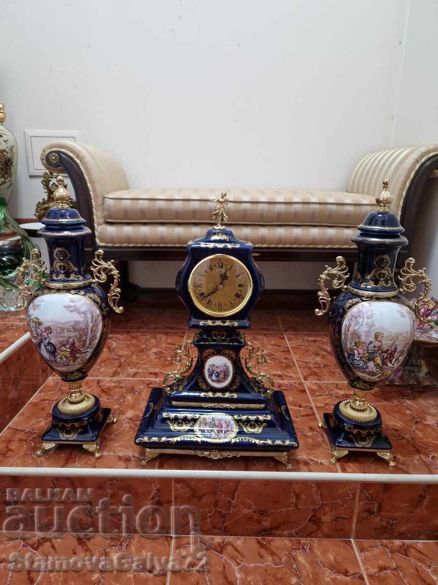 Stunning Italian porcelain mantel clock with 2 decorations with price 898.00 BGN | € 459.14