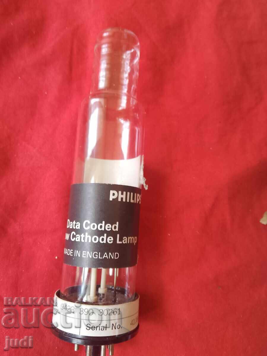 Auction Philips England lamp new with box Auction Philips England lamp new with box