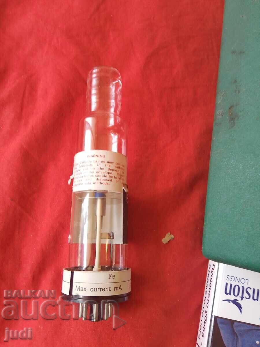 Delivery of Philips England lamp new with box Delivery of Philips England lamp new with box