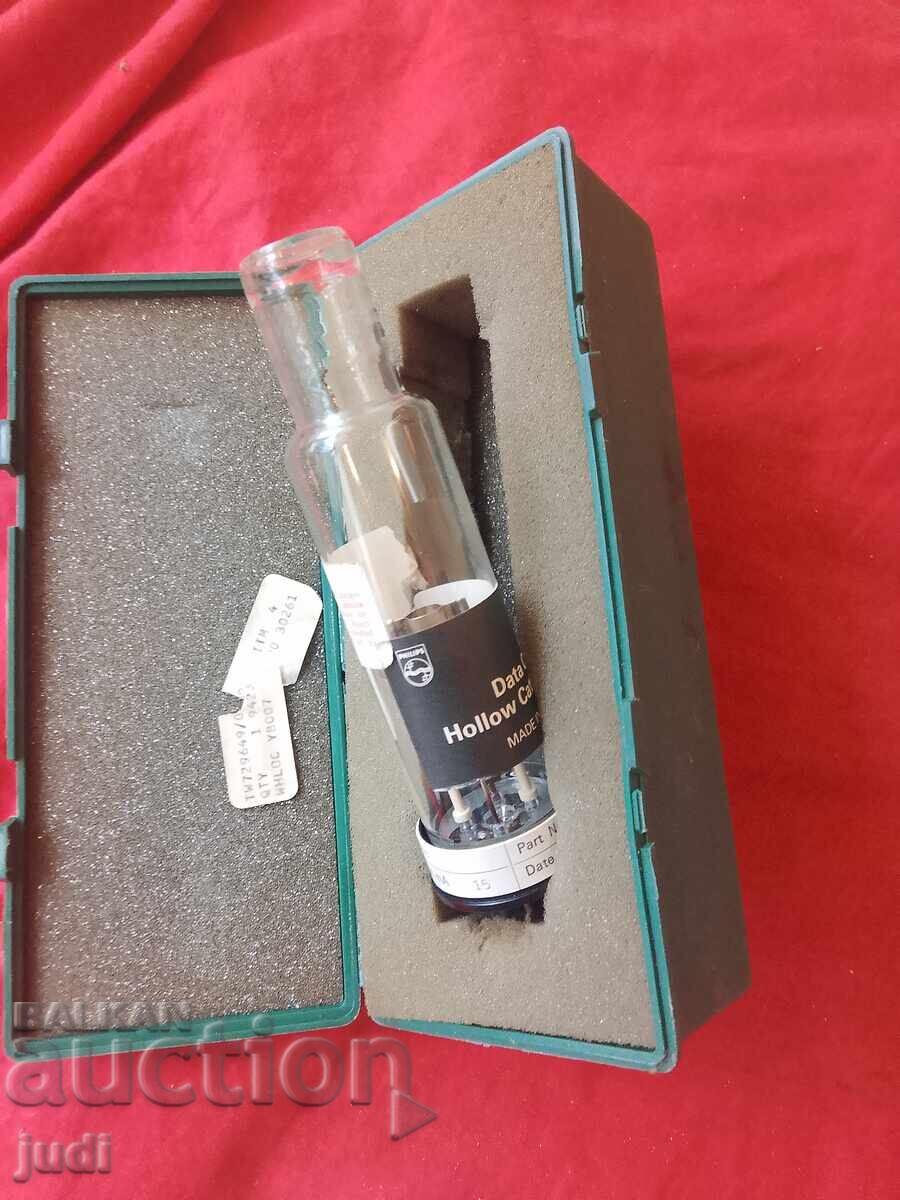 Philips England lamp new with box - 7 Philips England lamp new with box - 7