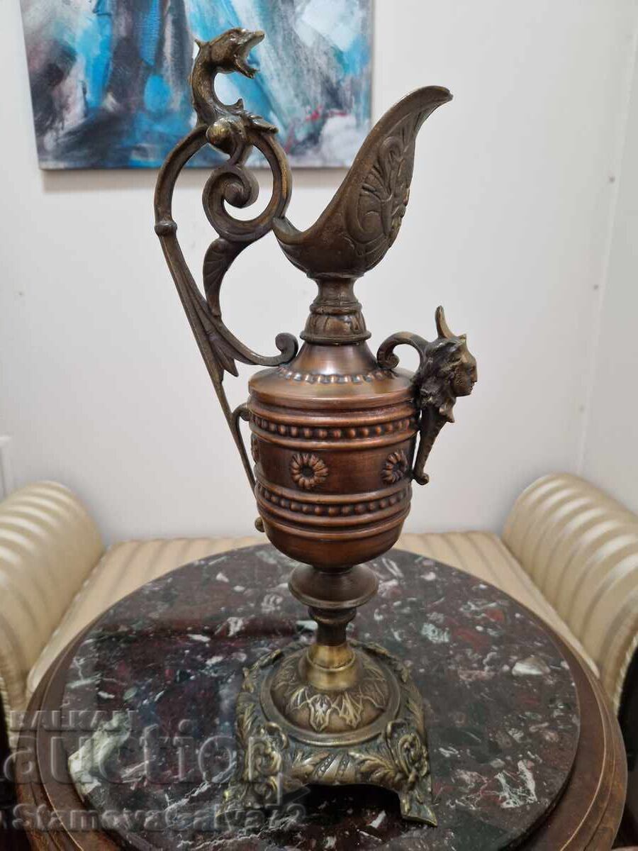 Cană renascentistă antică din bronz cu ornamente cu preț € 146.23 | 286.00 BGN