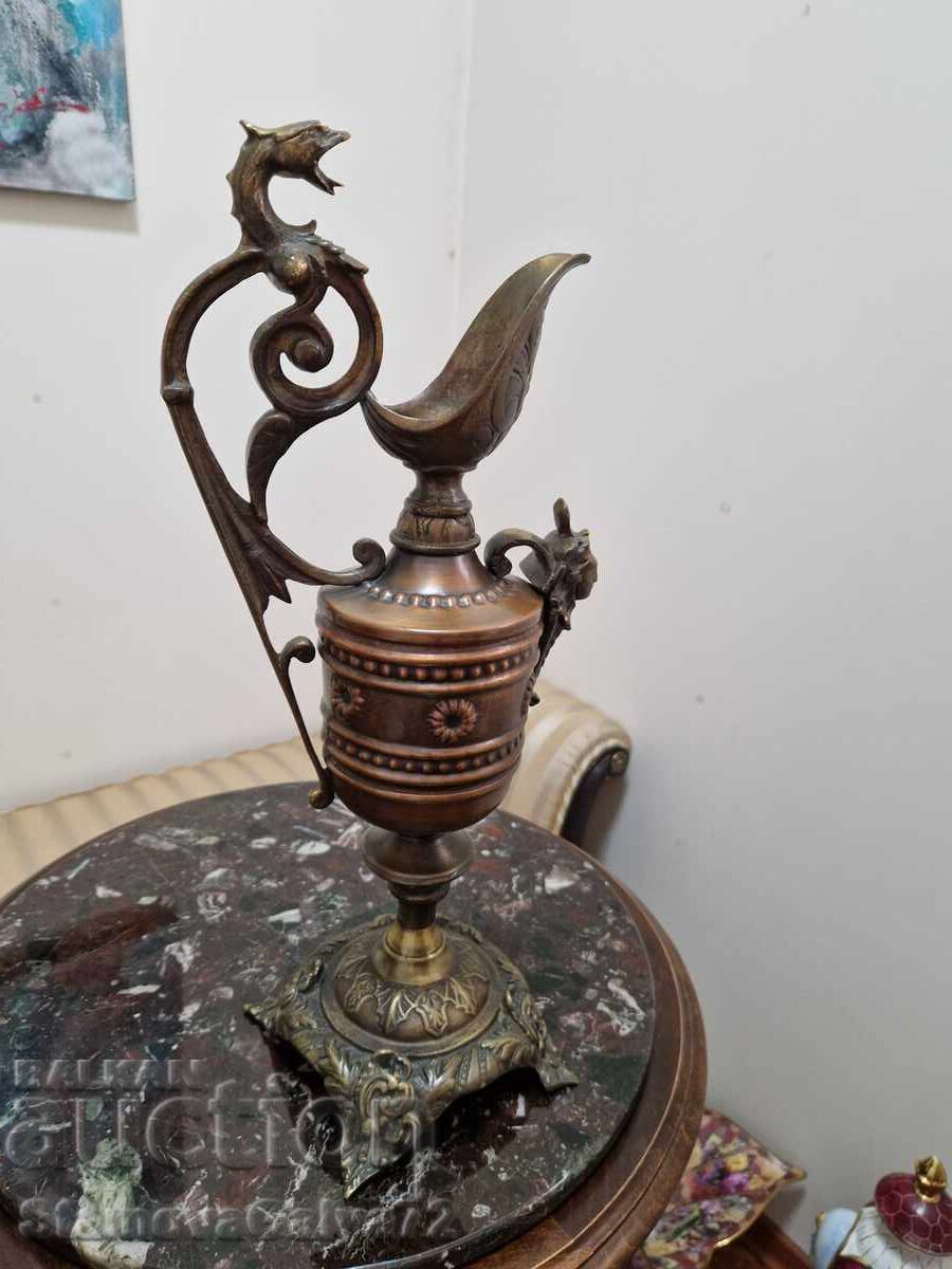 Δημοπρασία Αντίκα χάλκινη αναγεννησιακή κανάτα με ορνάμεντα Δημοπρασία Αντίκα χάλκινη αναγεννησιακή κανάτα με ορνάμεντα