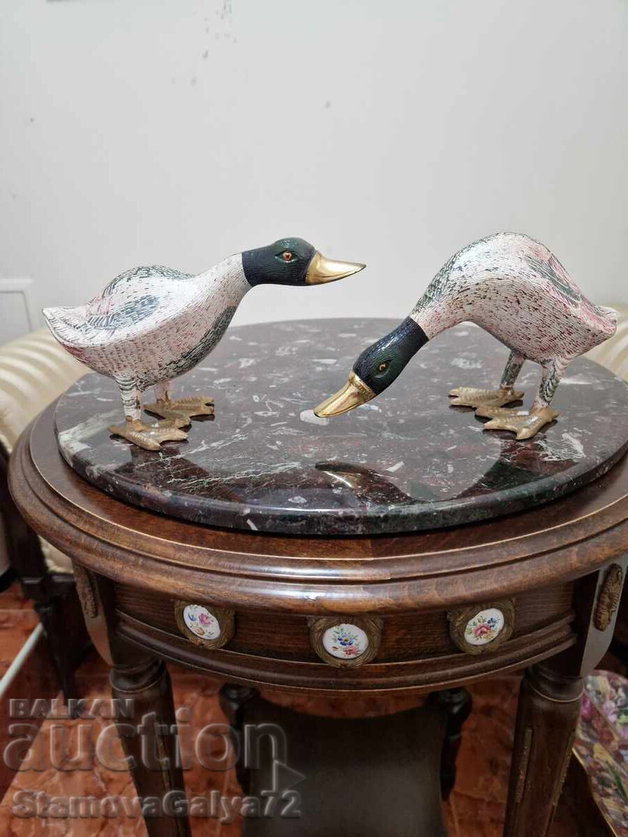 Чифт Уникални антикварни бронзови фигури с цена € 73.63 | 144.01 лв.