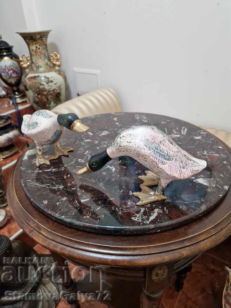 Παράδοση Δύο Μοναδικά Αντίκες Χάλκινα Είδη