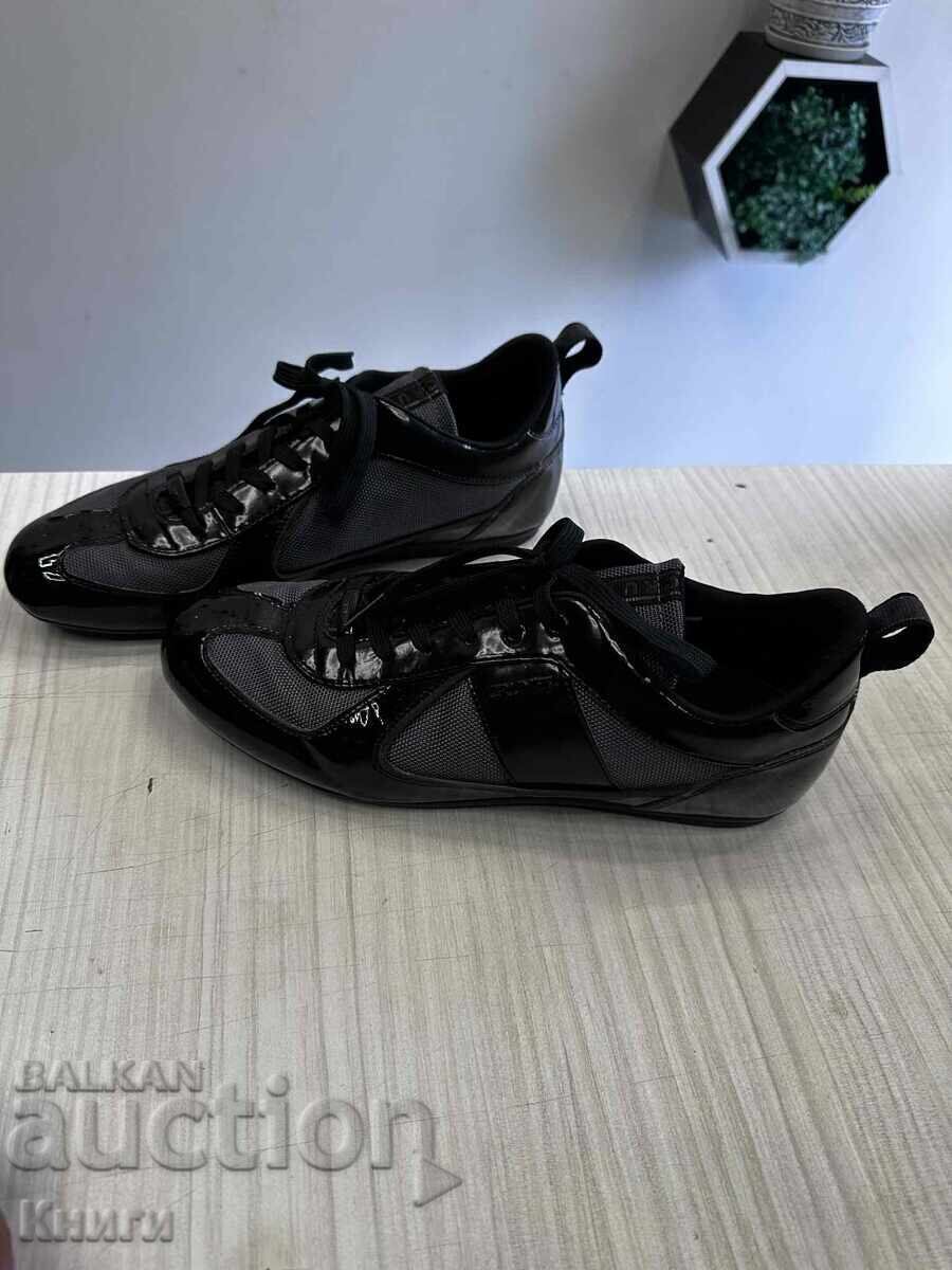 Adidași bărbați CRUYFF - numărul 44 cu preț € 40.00 | 78.23 BGN