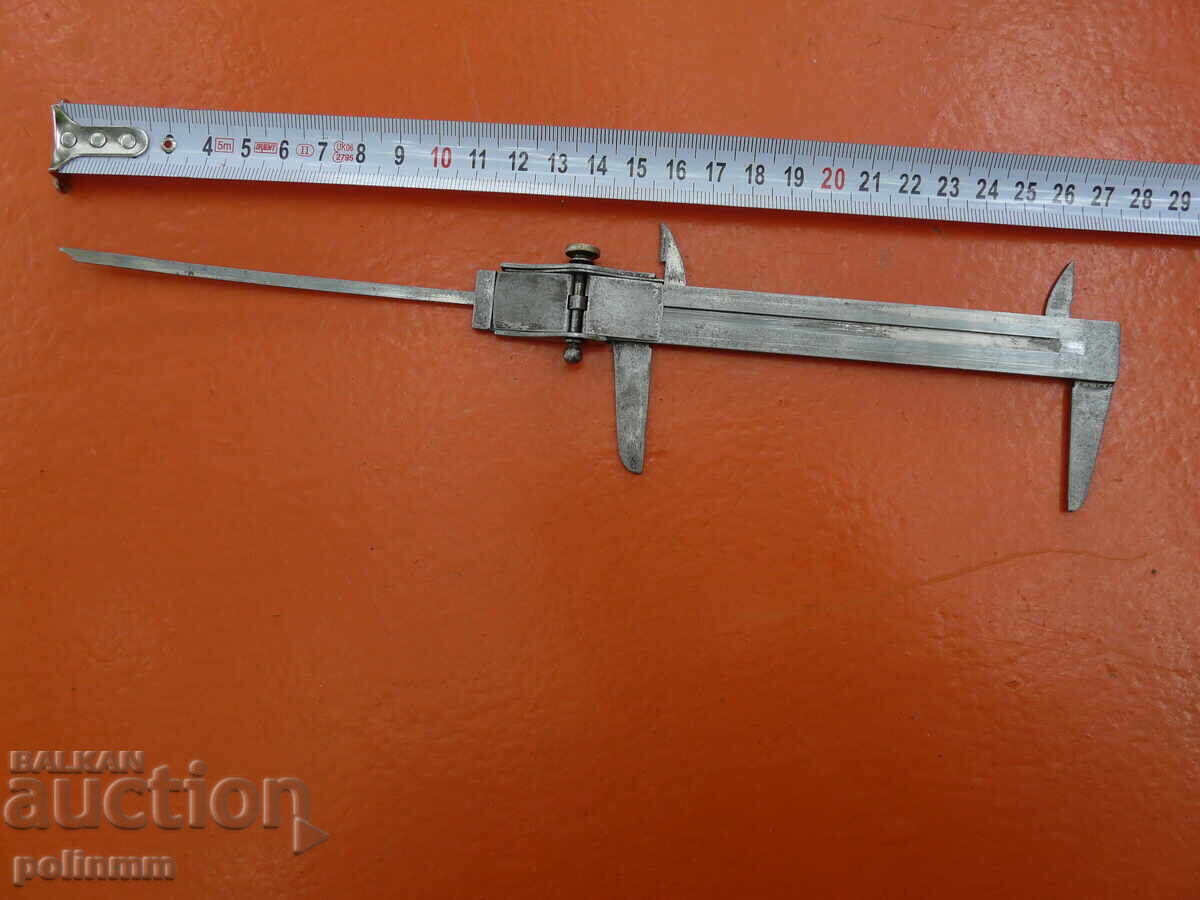 Etrier german mic cu preț 40.00 BGN | € 20.45 Etrier german mic cu preț 40.00 BGN | € 20.45