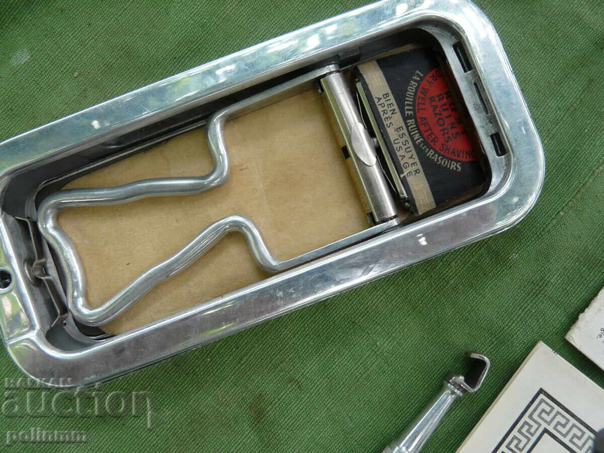 Aparat de ras englezesc ROLLS RAZOR cu preț 80.00 BGN | € 40.90