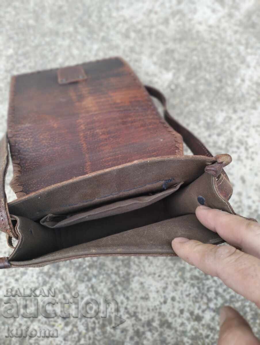 Delivery of Old leather bag
