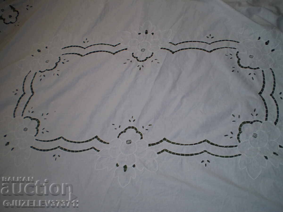 Покривка за маса с изрязана бяла бродерия винтидж - 5 Покривка за маса с изрязана бяла бродерия винтидж - 5
