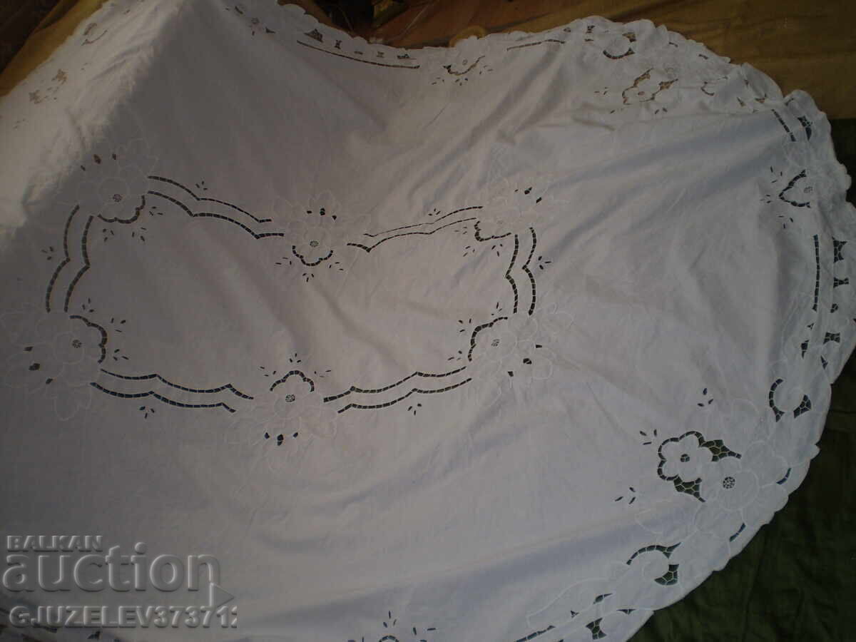 Покривка за маса с изрязана бяла бродерия винтидж - 7 Покривка за маса с изрязана бяла бродерия винтидж - 7