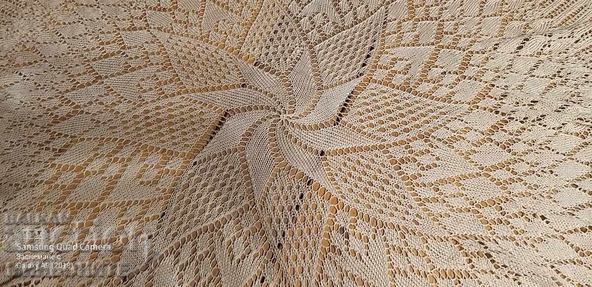 Аукцион Покривката на една кука 1.20