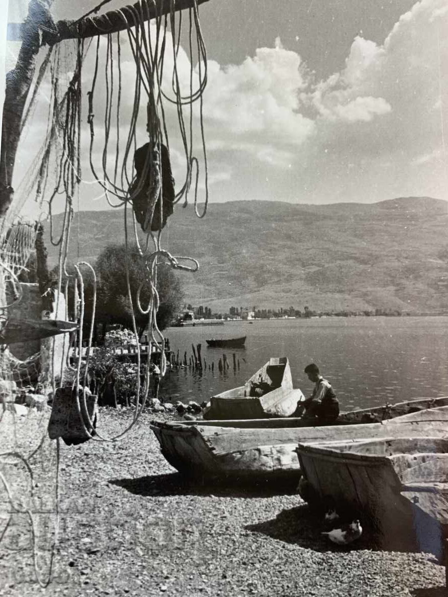 Ψαράς της λίμνης Οχρίδας 40 ετών, φωτογράφος Ντιμίταρ Κατσεφ με τιμή 25.00 BGN | € 12.78