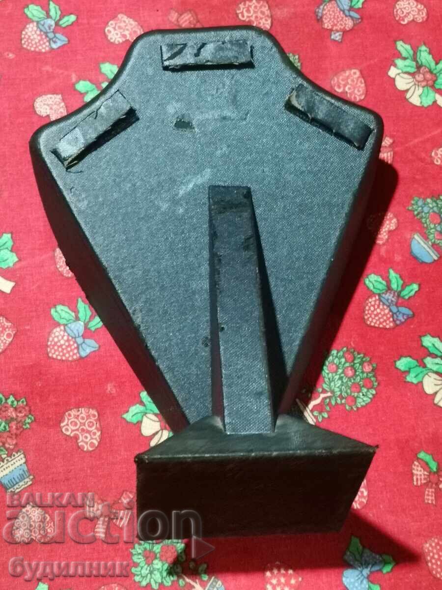 Δημοπρασία Μανεκέν για κοσμήματα. Ξεκινώ πάνω από 100 Δημοπρασίες. Δείτε και