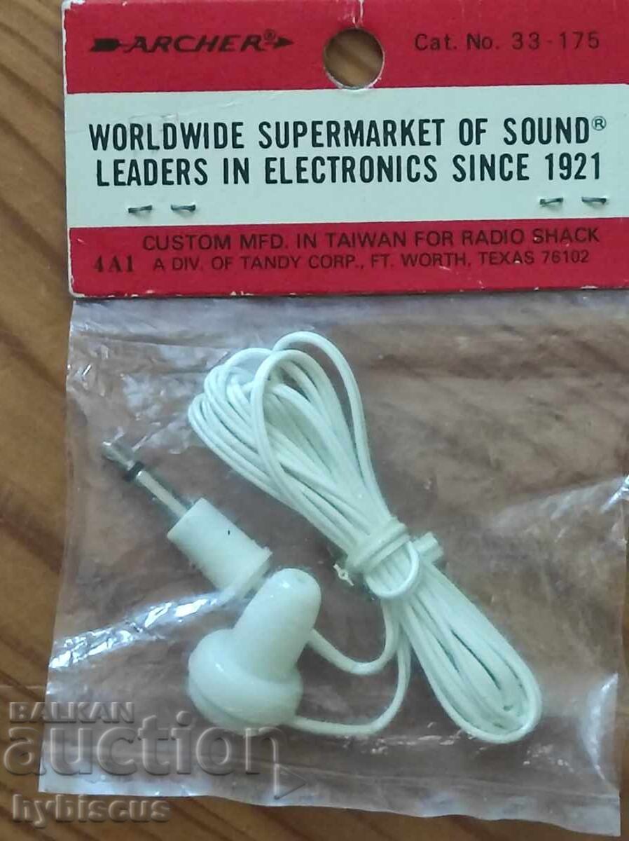 Căști vintage "Radio Shack", SUA cu preț 1.00 BGN | € 0.51 Căști vintage "Radio Shack", SUA cu preț 1.00 BGN | € 0.51