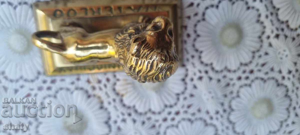 Παράδοση Μασίφ χάλκινο άγαλμα. Λιοντάρι