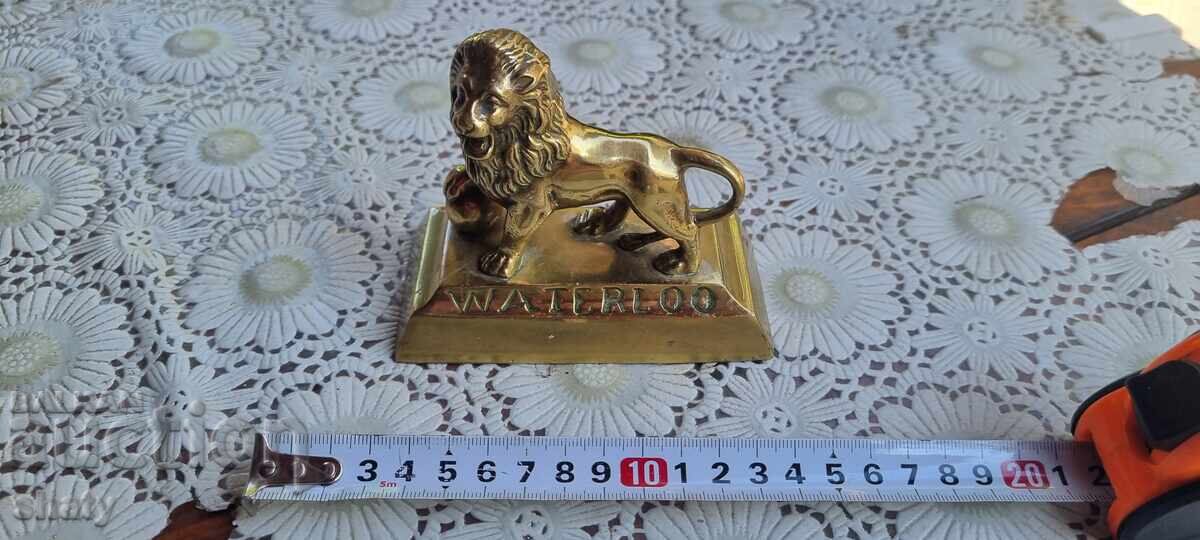 Μασίφ χάλκινο άγαλμα. Λιοντάρι