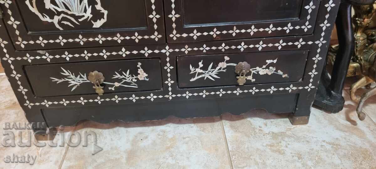 Japanese cabinet with mother-of-pearl ornaments - 7