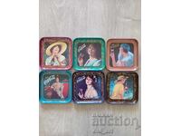 Suporturi de pahare metalice de colecție Coca Cola