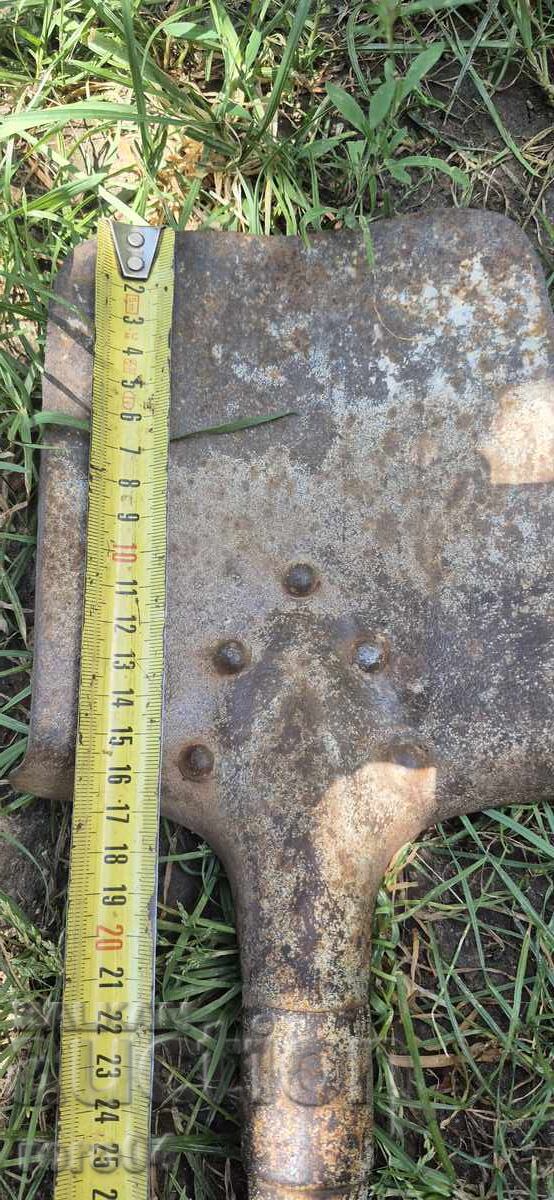 VECHE MICĂ LOVĂTĂ MILITARĂ - WWI cu preț 75.00 BGN | € 38.35