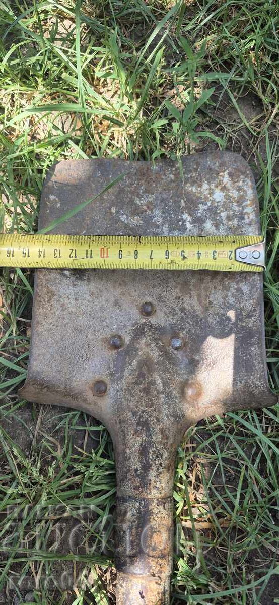 Licitație VECHE MICĂ LOVĂTĂ MILITARĂ - WWI