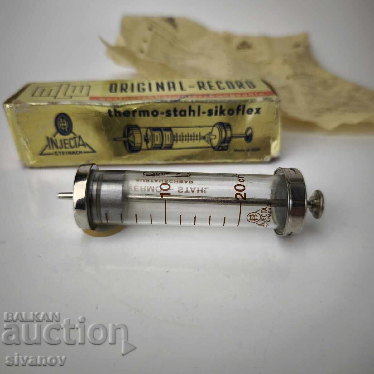 Licitație Seringă de sticlă veche 20cc Injecta Steinach MLW #6086 Licitație Seringă de sticlă veche 20cc Injecta Steinach MLW #6086