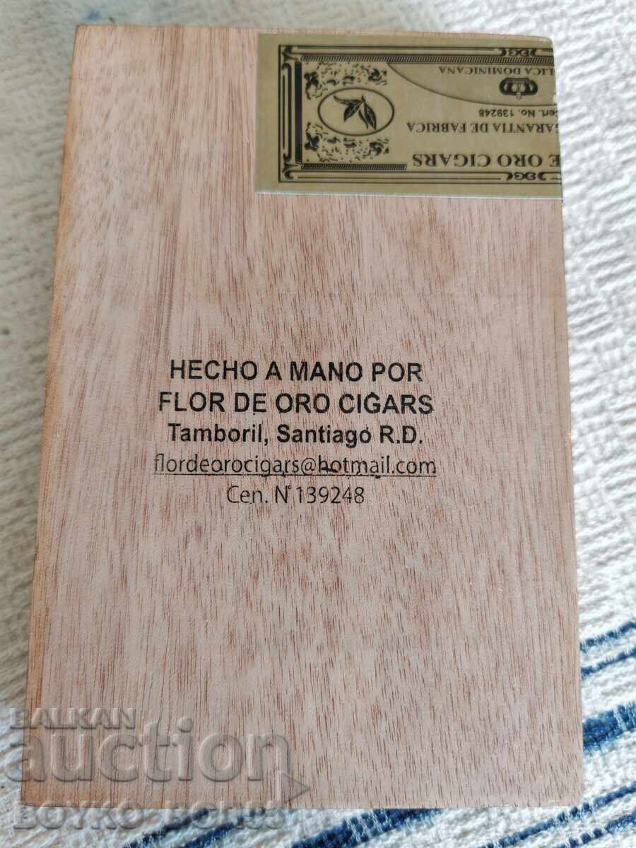Cutie Rară de Țigări de Foi REPUBLICA DOMINICANA Produs Limitat cu preț 39.00 BGN | € 19.94 Cutie Rară de Țigări de Foi REPUBLICA DOMINICANA Produs Limitat cu preț 39.00 BGN | € 19.94
