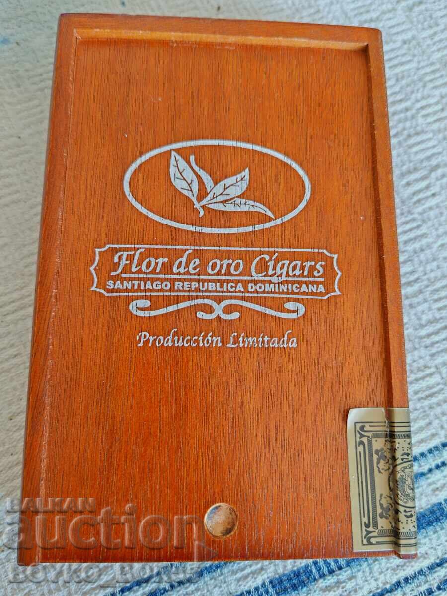 Cutie Rară de Țigări de Foi REPUBLICA DOMINICANA Produs Limitat Cutie Rară de Țigări de Foi REPUBLICA DOMINICANA Produs Limitat