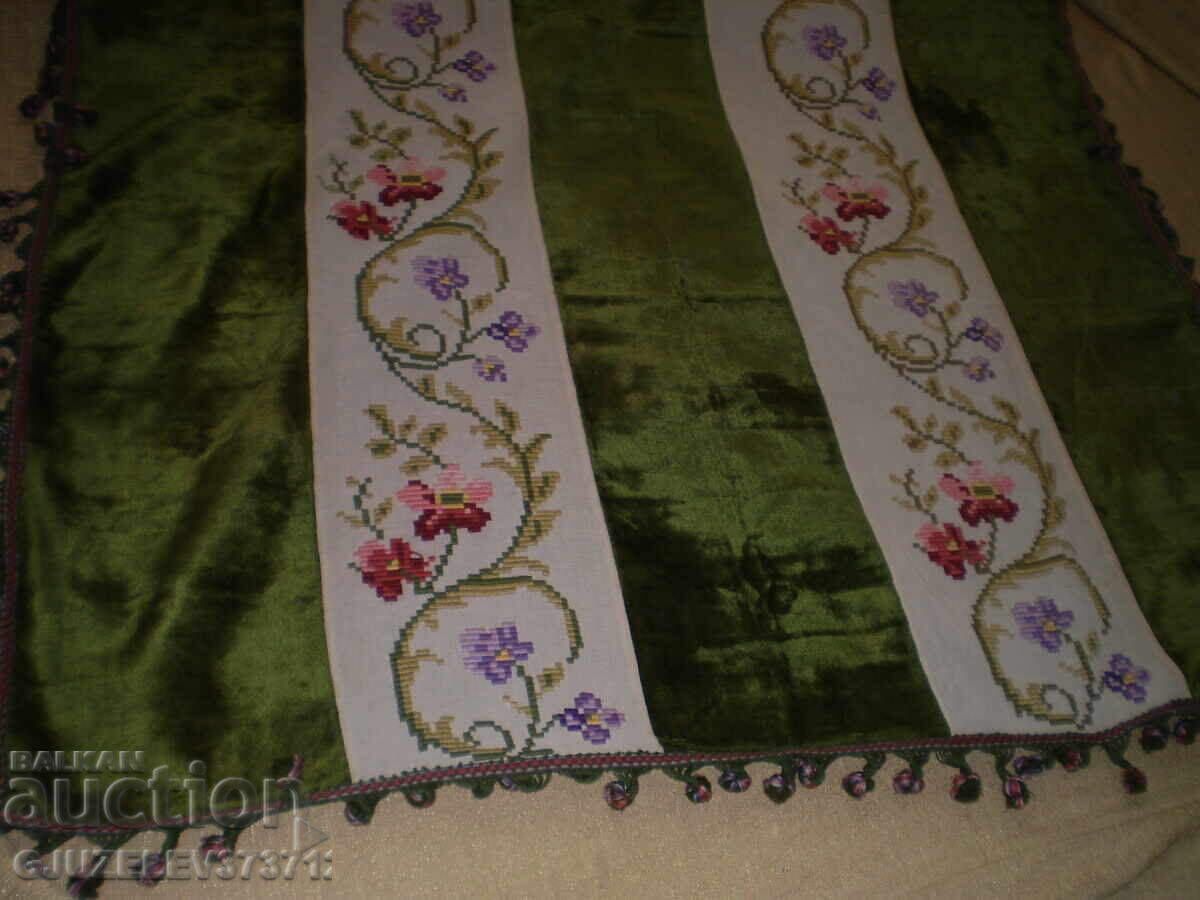 Χειροποίητη κεντημένη τραπεζομάντηλο του 19ου αιώνα με φούντες σε πράσινο - 5