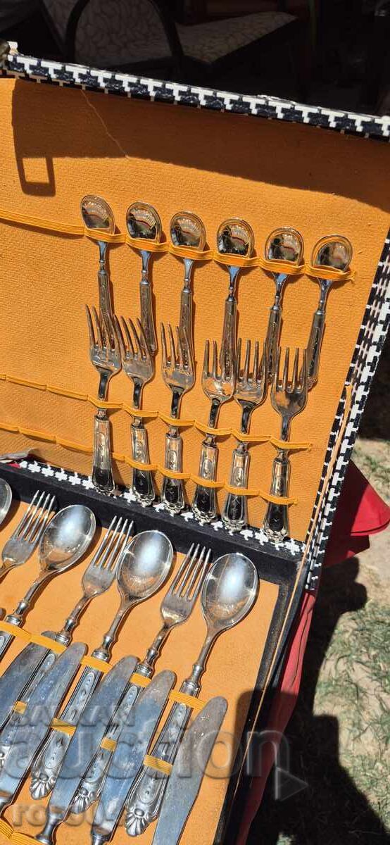 Licitație SETURI DE TACÂMURI