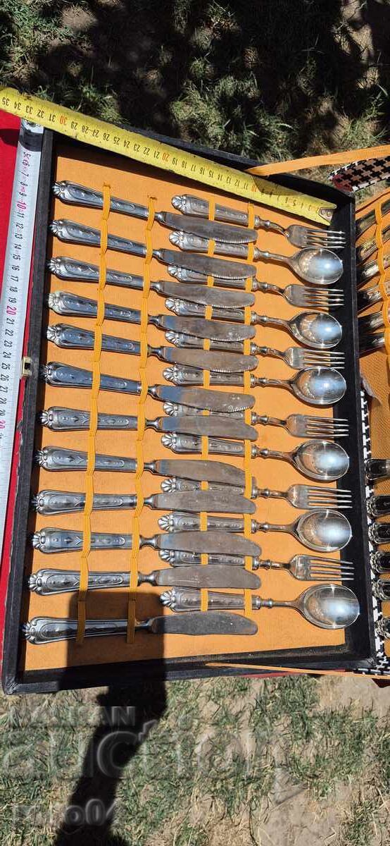 Livrarea SETURI DE TACÂMURI