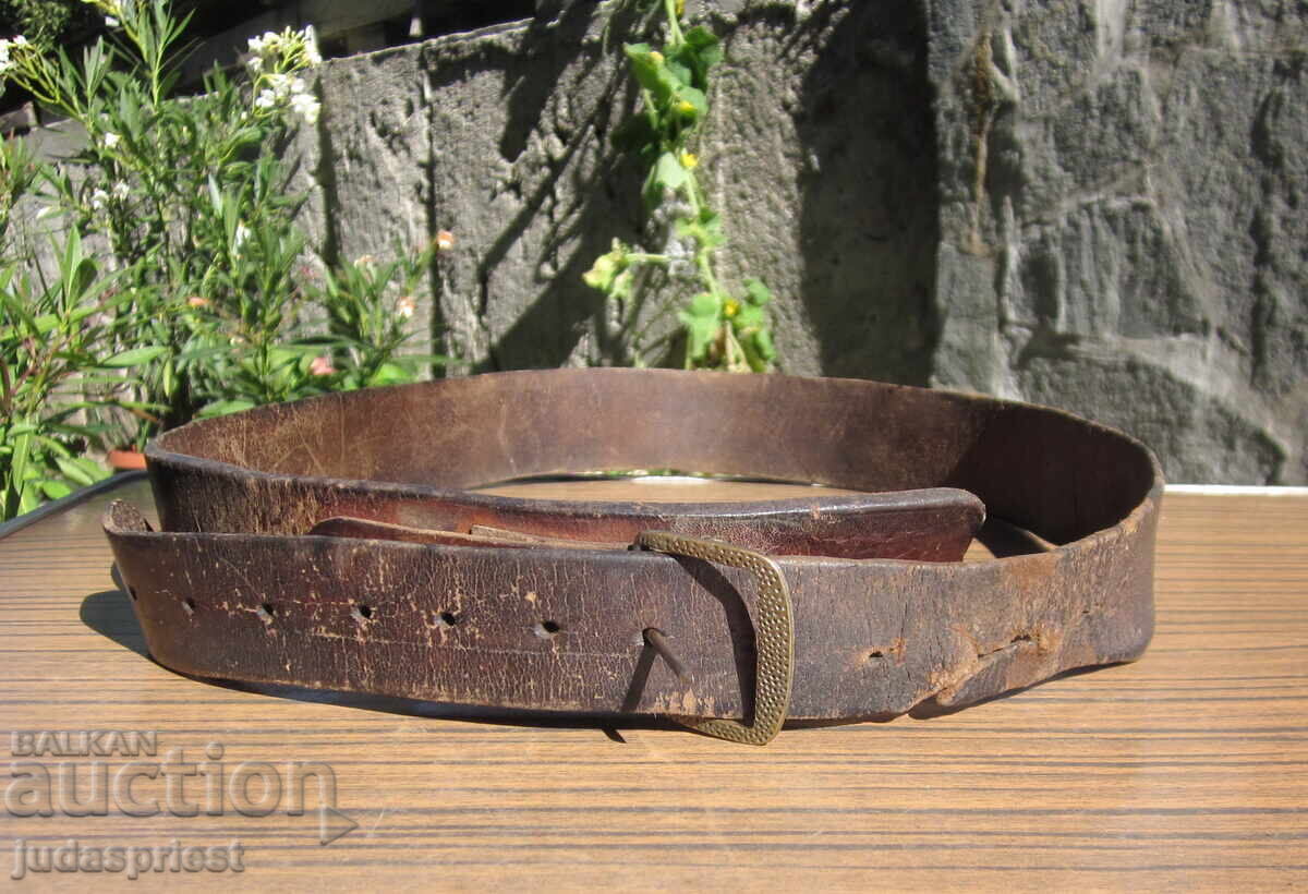 Centură militară din piele germană WW2 cu cataramă marcată Centură militară din piele germană WW2 cu cataramă marcată