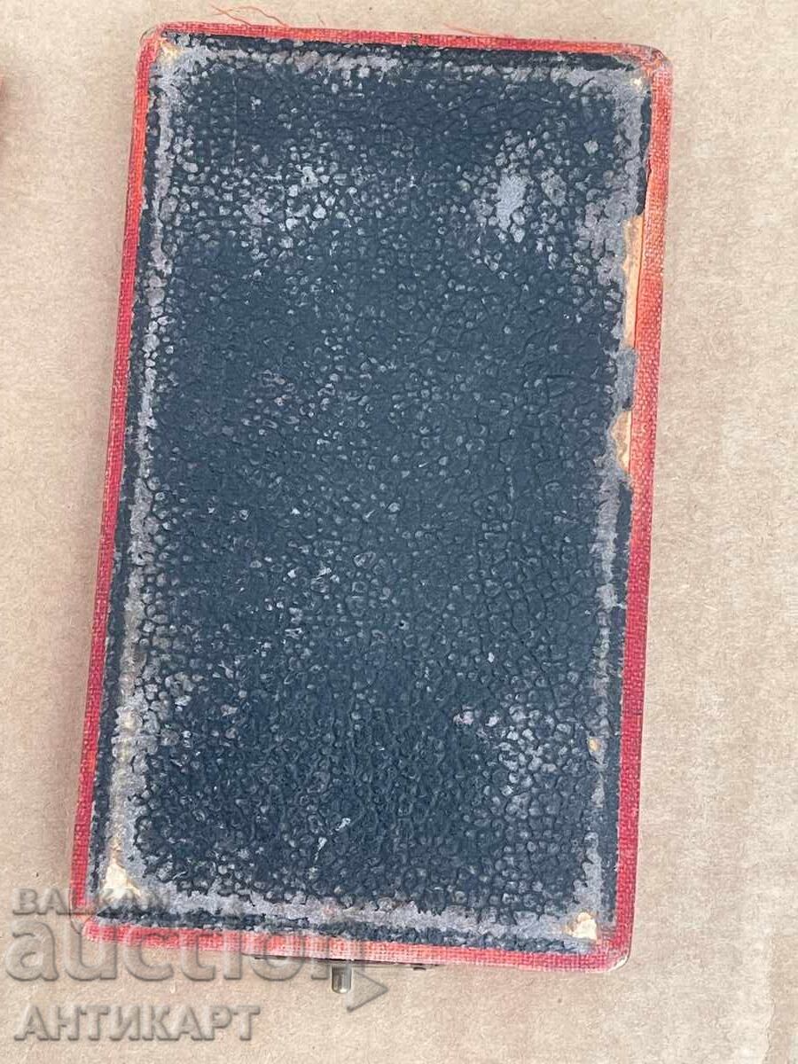 Δημοπρασία Κουτί για παράσημο Τάγματος Στρατιωτικής Αξίας κατεστραμμένο