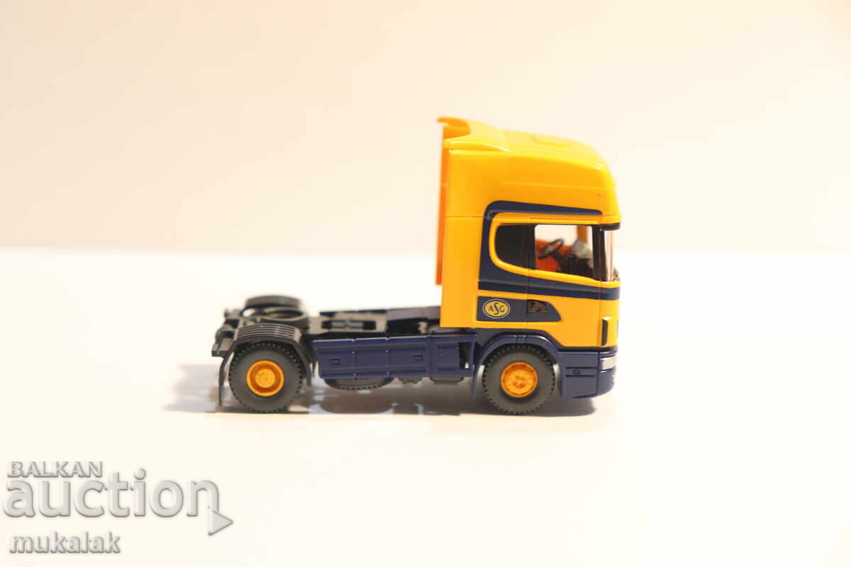 Auction  WIKING H0 1/87 SCANIA TRUCK MODEL TIR