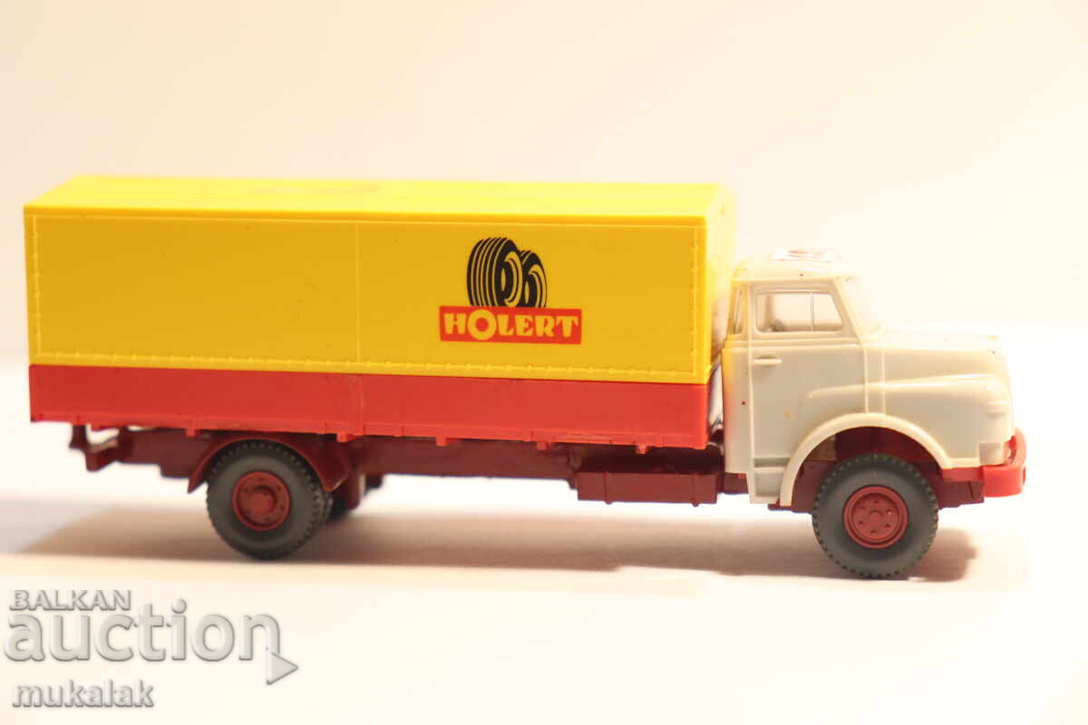 Auction  WIKING H0 1/87 MAN TRUCK MODEL CAR