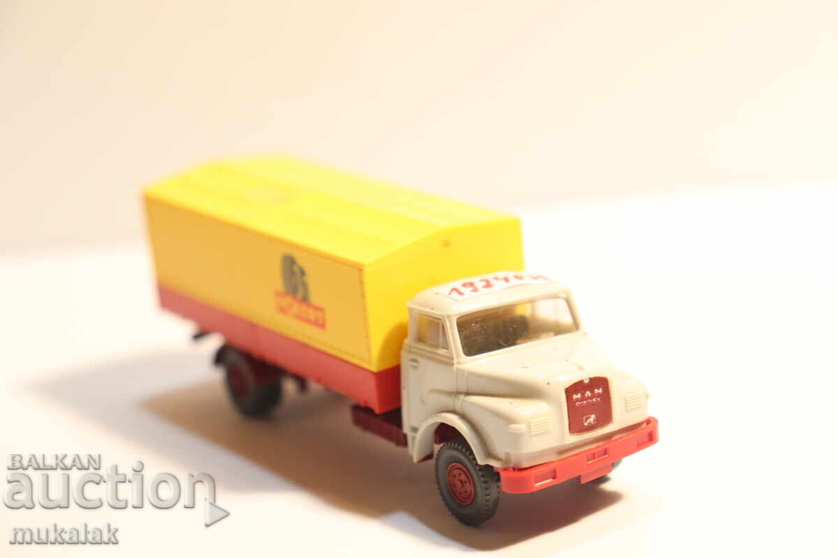 Delivery of WIKING H0 1/87 MAN TRUCK MODEL CAR