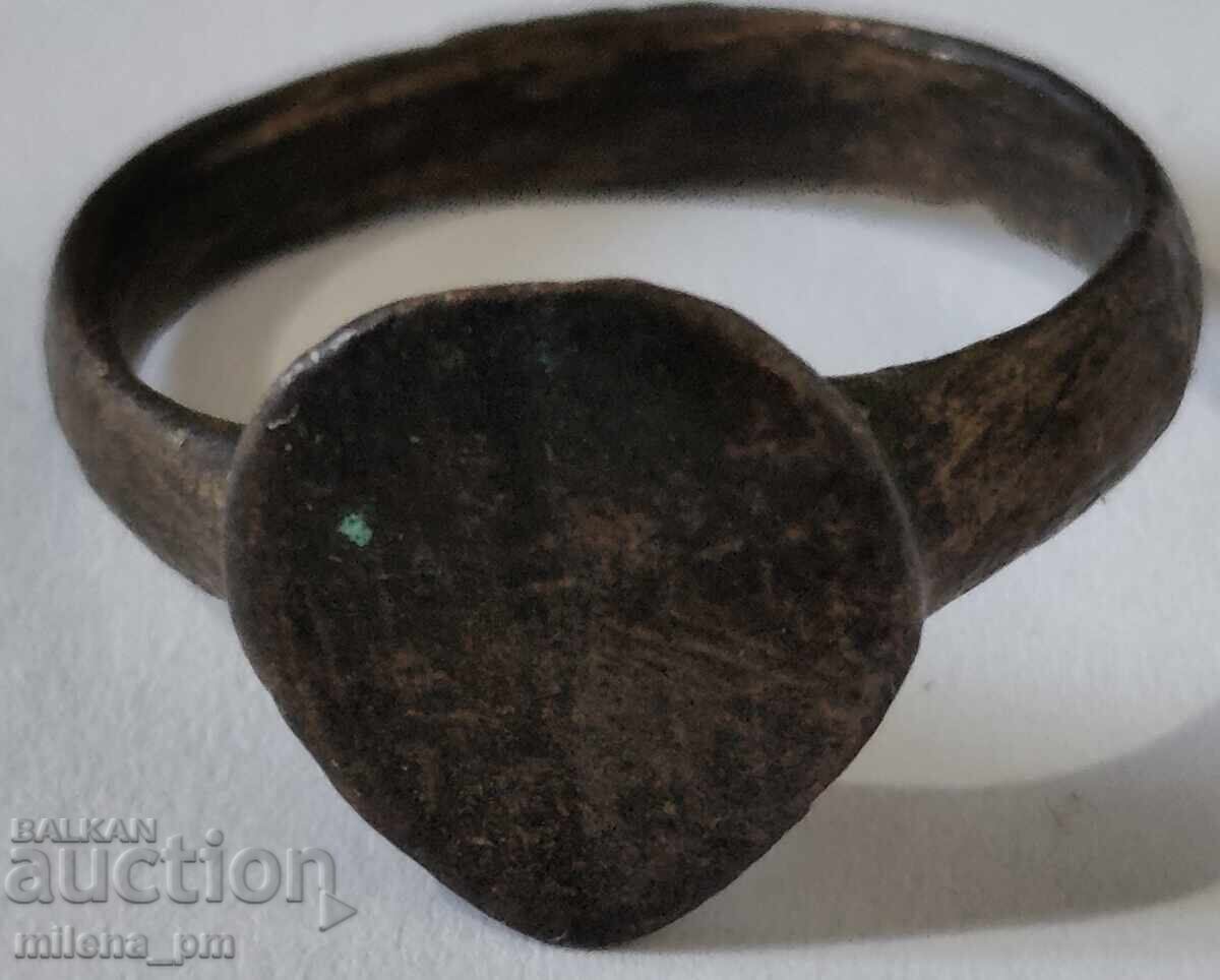 Licitație Inel vechi de bronz