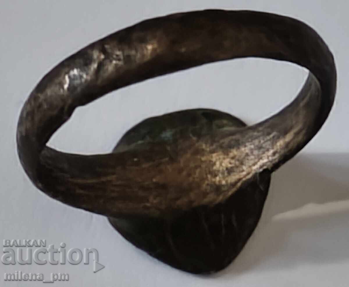 Inel vechi de bronz - 5