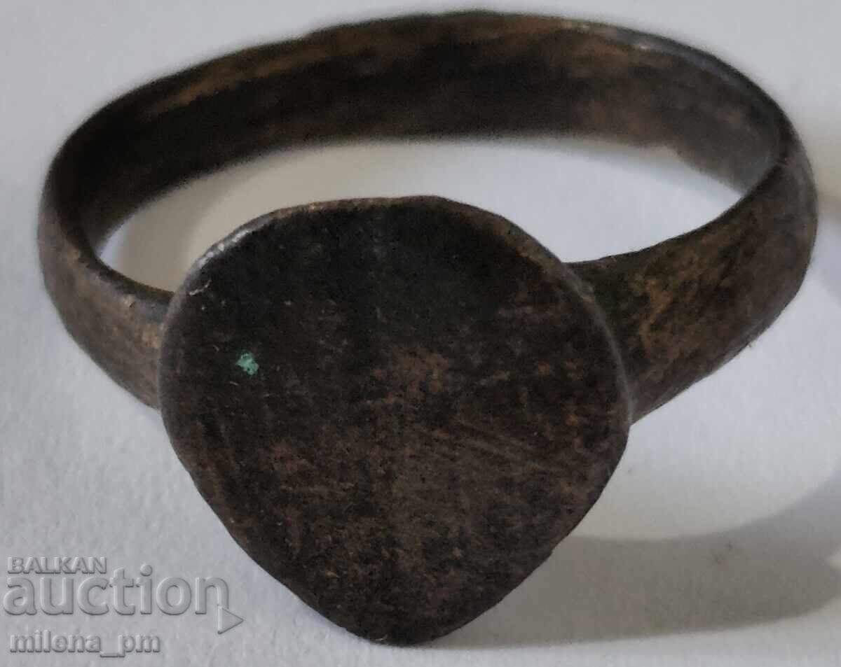 Inel vechi de bronz